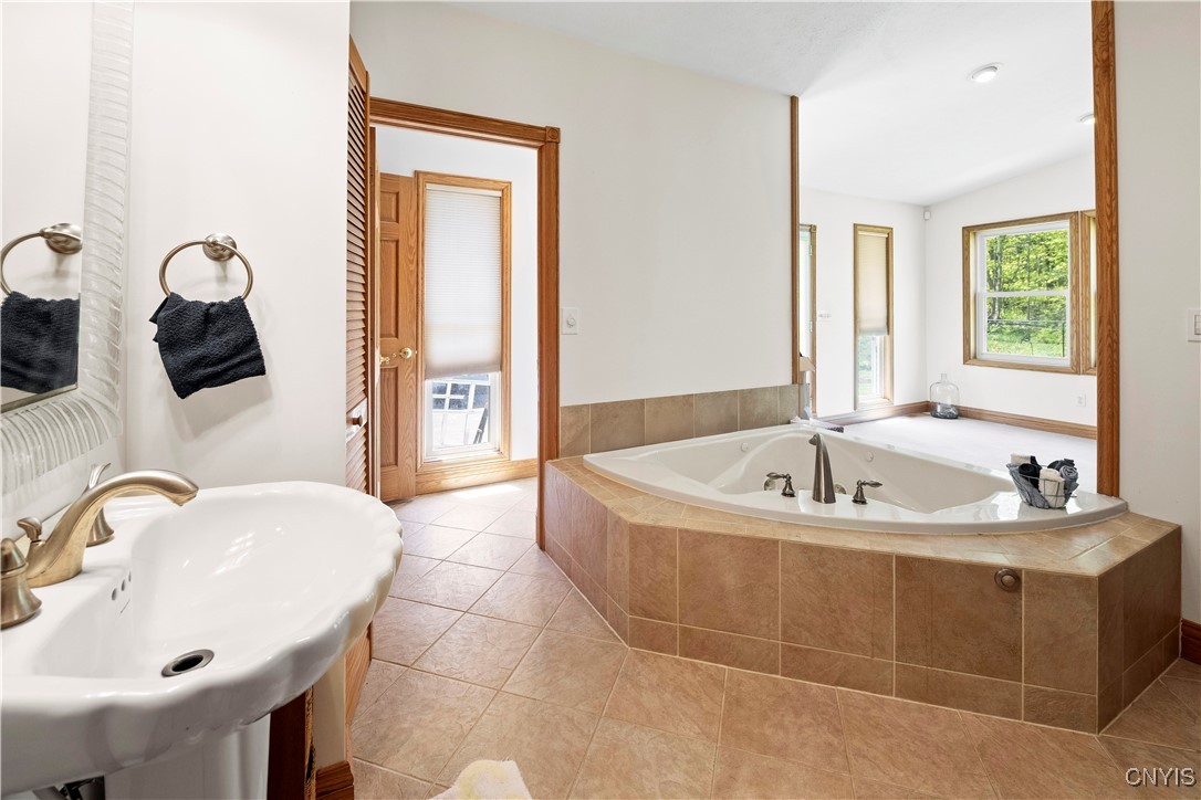 111 Hong Kong Road, Parish, New York image 28