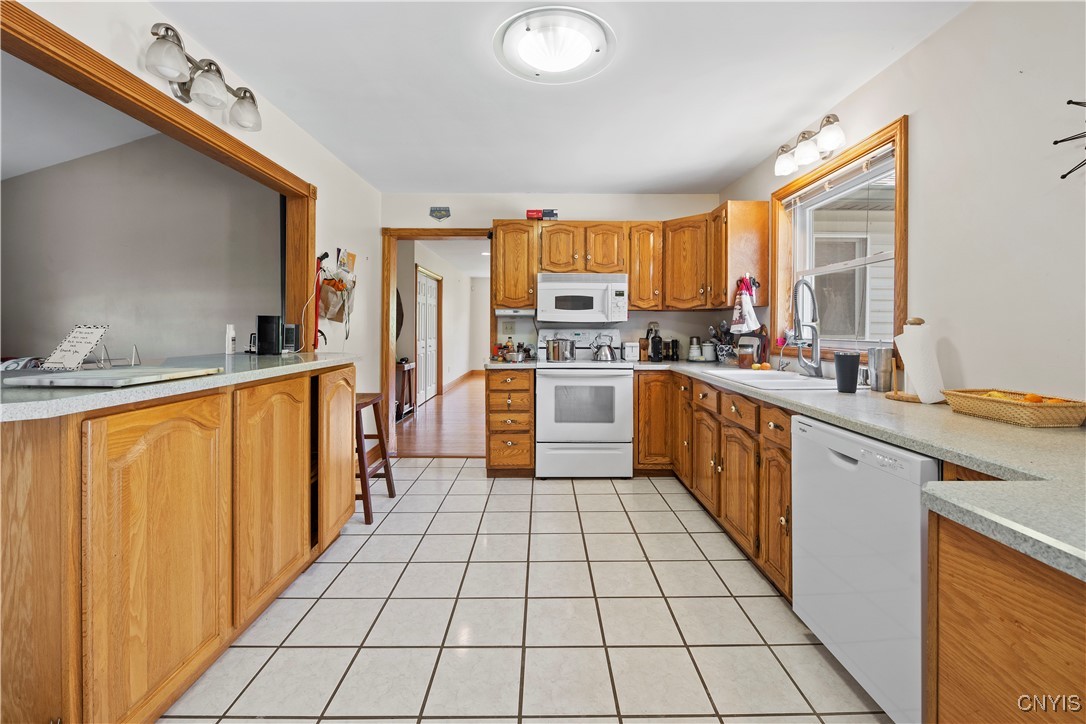 111 Hong Kong Road, Parish, New York image 18