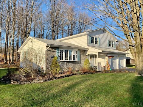 Photo of 127 Clarion Drive, Whitestown, NY 13492 (MLS # S1655126)