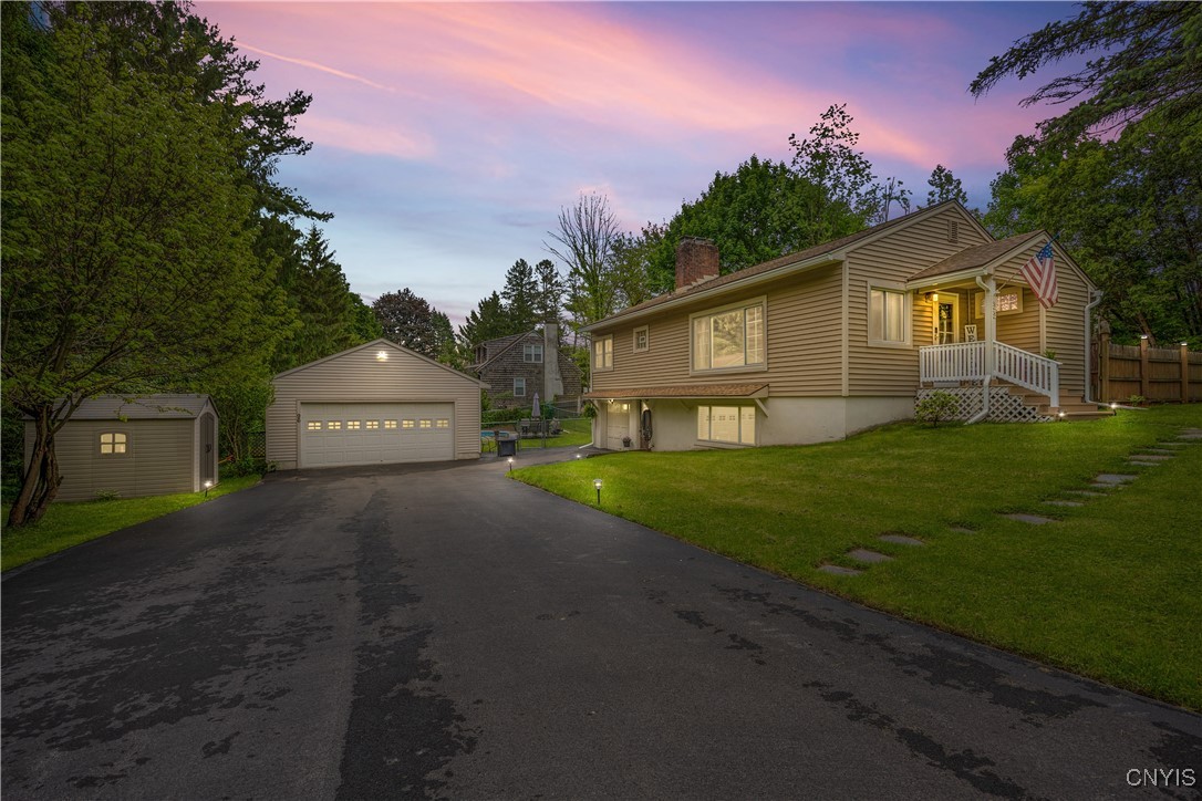 96 Lynbrook Circle