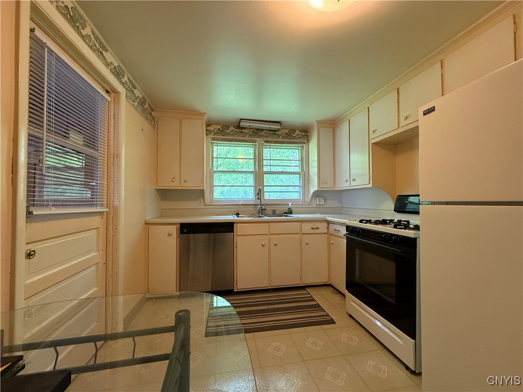 212 Vanida Drive Dr, Camillus, New York image 16
