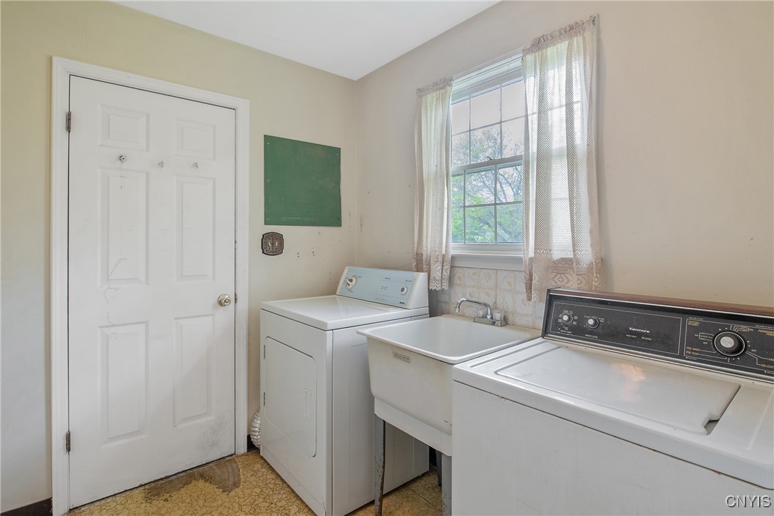 4646 Cranapple Drive, Marcellus, New York image 22