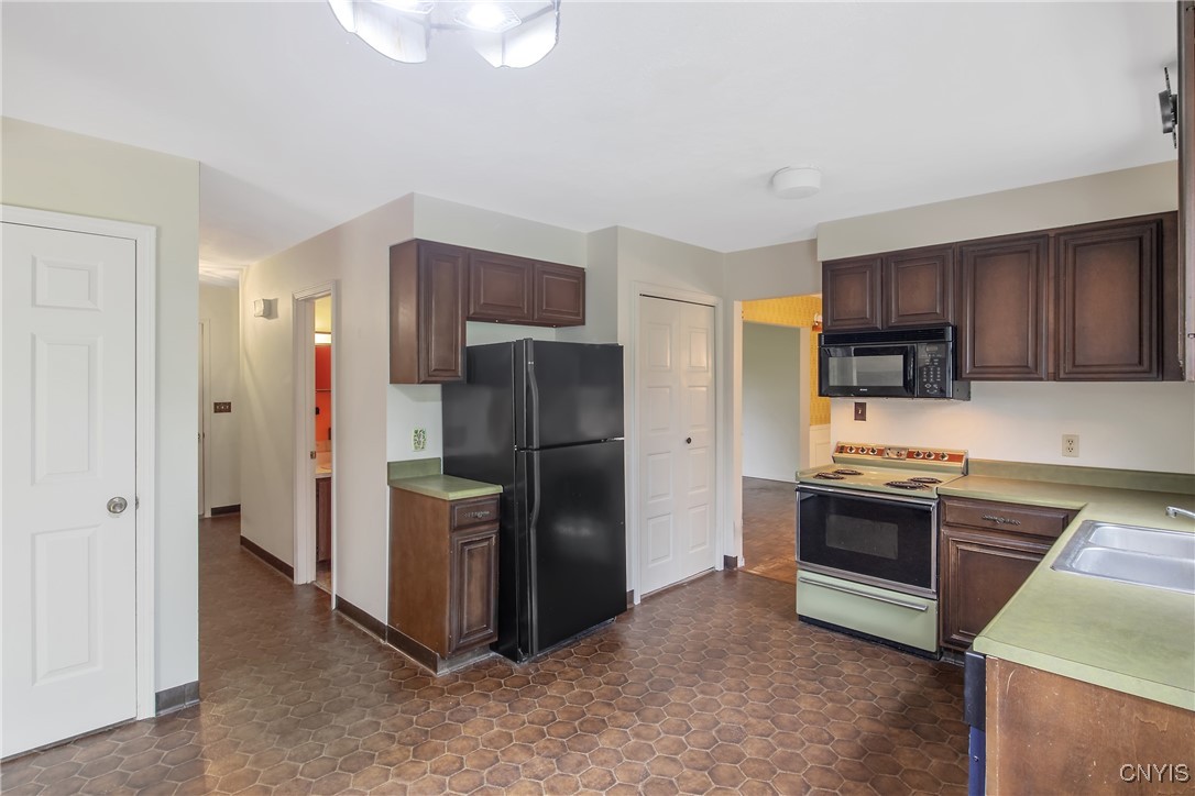 4646 Cranapple Drive, Marcellus, New York image 14