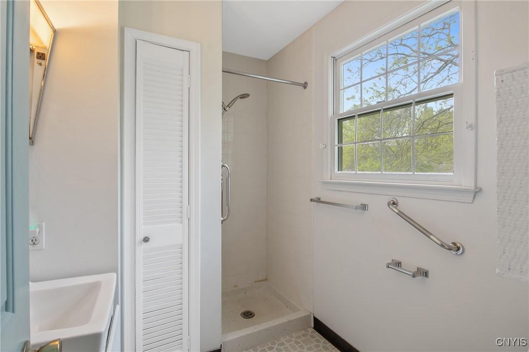 4646 Cranapple Drive, Marcellus, New York image 27