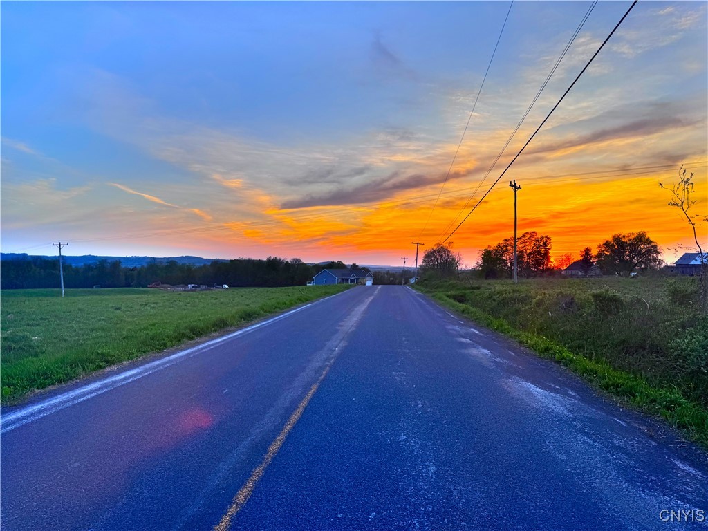 Mallory Road, New Hartford, New York image 5