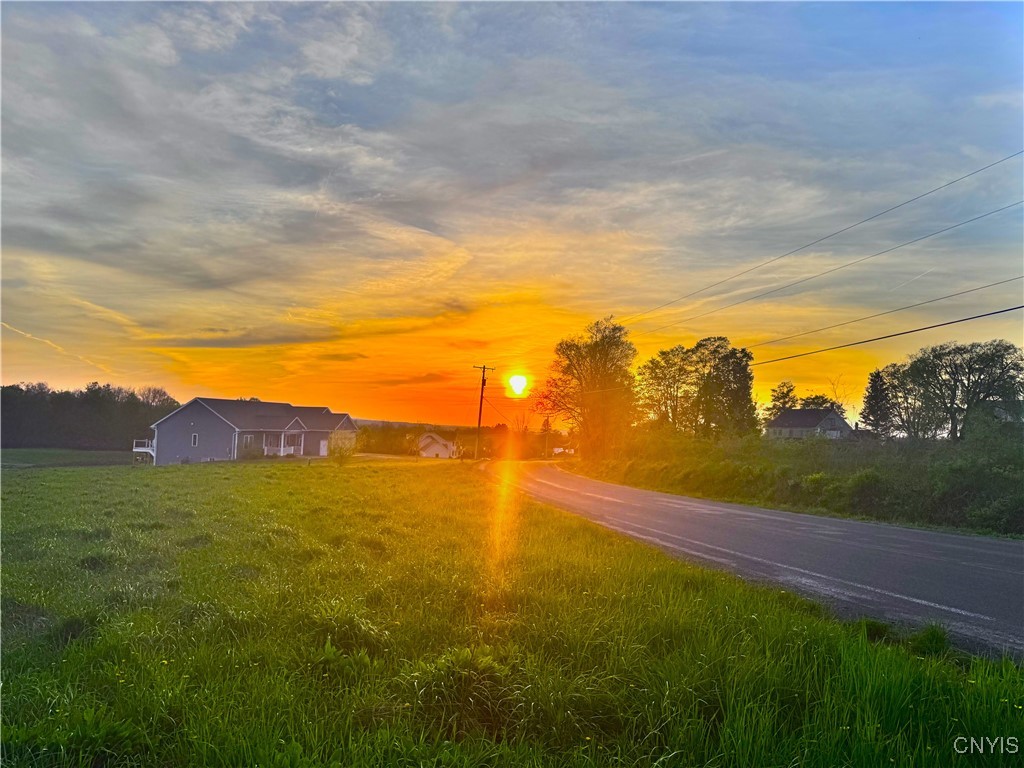 Mallory Road, New Hartford, New York image 3