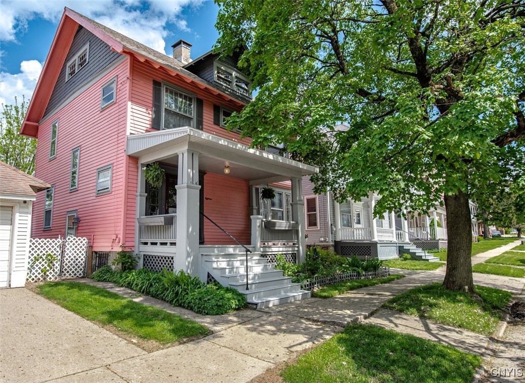18 Avery Place, Utica, New York image 2