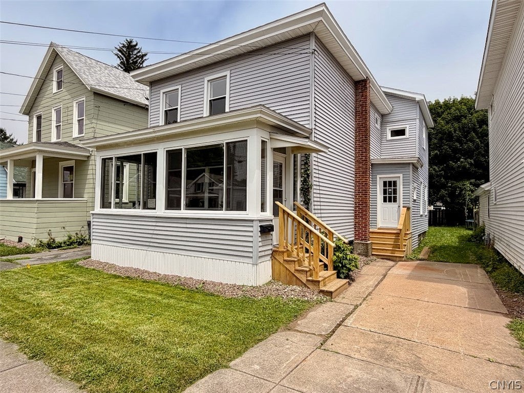 Photo of 15 E 7th Street, Oswego, NY 13126 (MLS # S1694464)