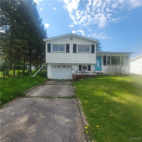 Photo of 28 Saint Anthony Street, Auburn, NY 13021 (MLS # S1678750)