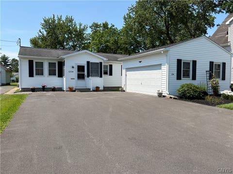 Homes For Sale - 1254 Kossuth Avenue<br/> Oneida County, Utica, NY 13501