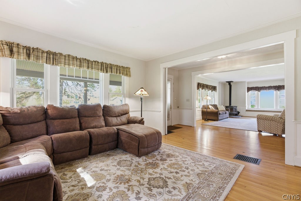 3910 W Seneca