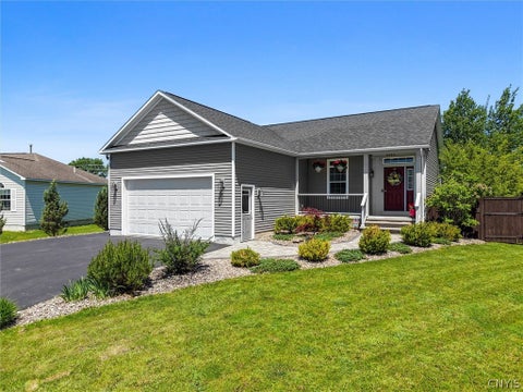 Homes For Sale - 8684 Lavender Lane<br/> Cicero, NY 13039