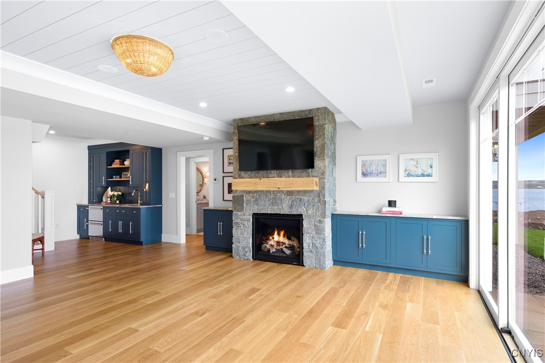 2477 East Lake