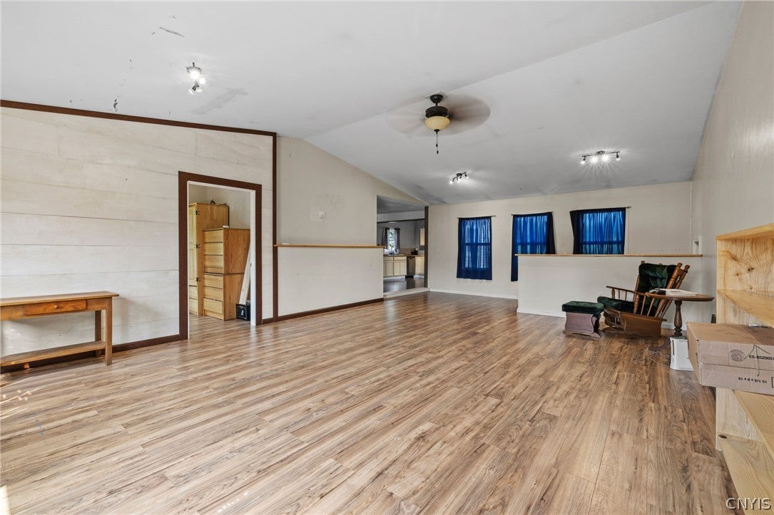 1792 W Meeting House Road