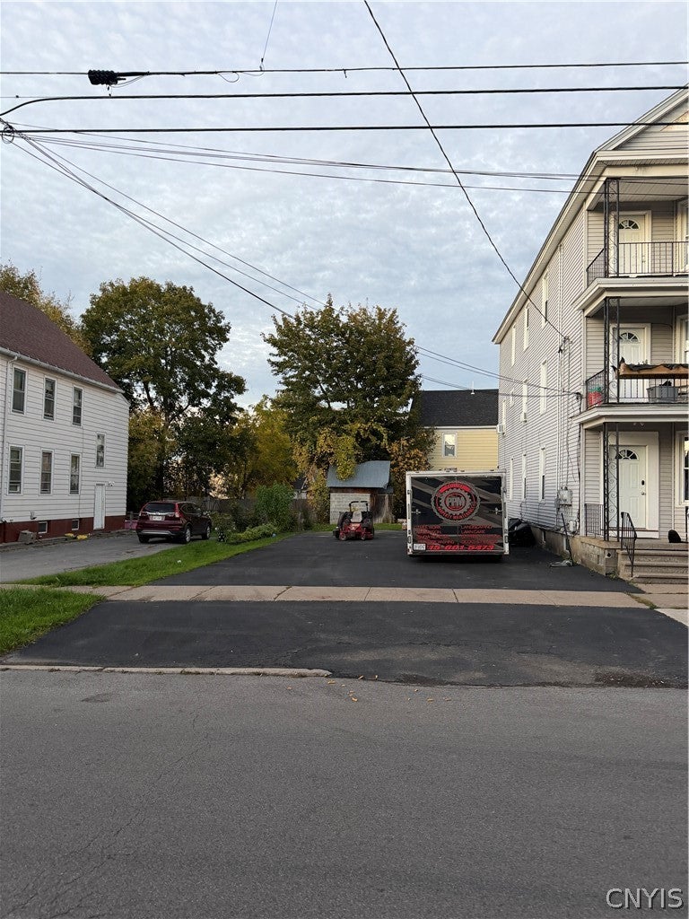 1329 Mary Street 3 1/2