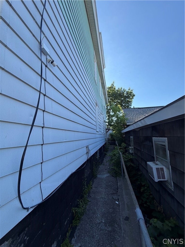 Photo of 624 E Division Street, Syracuse, NY 13208 (MLS # S1706655)