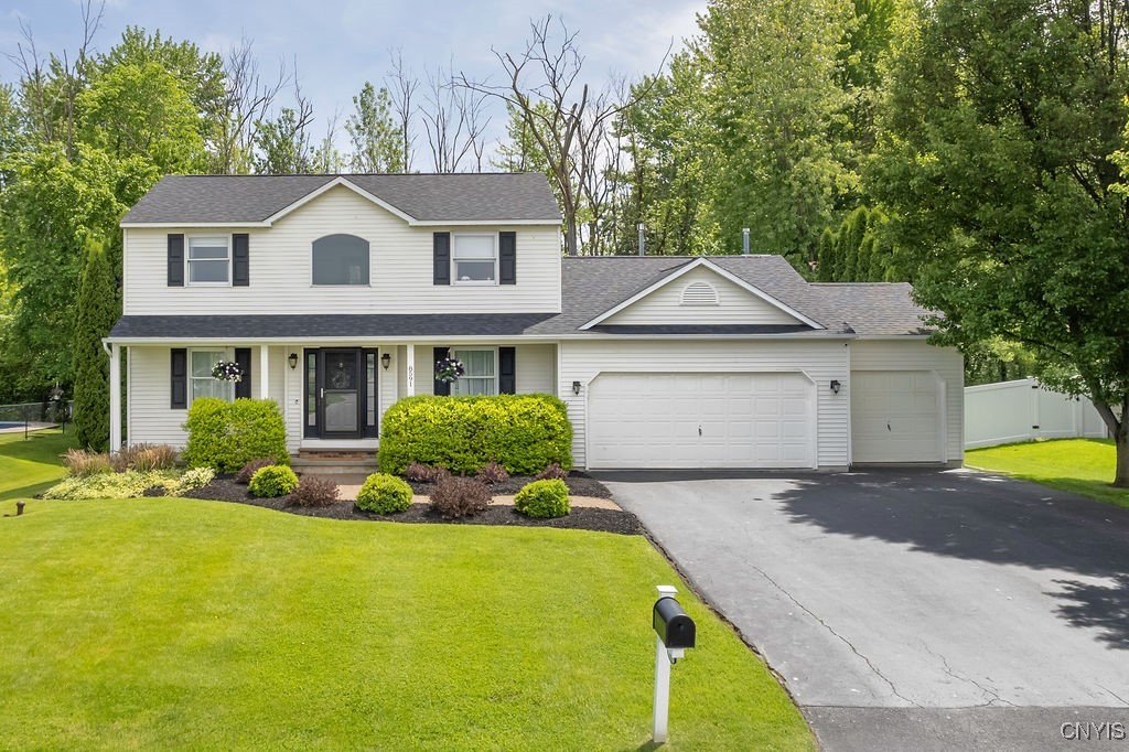 8591 Bayview Drive, Cicero, New York image 1