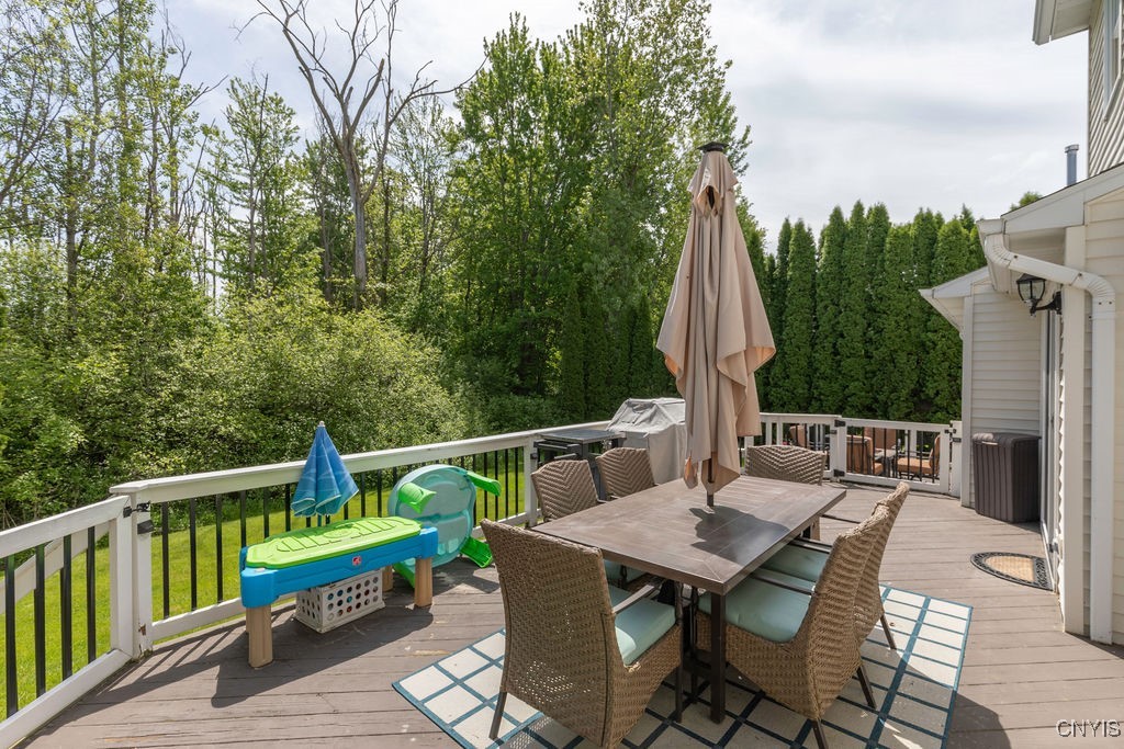 8591 Bayview Drive, Cicero, New York image 39