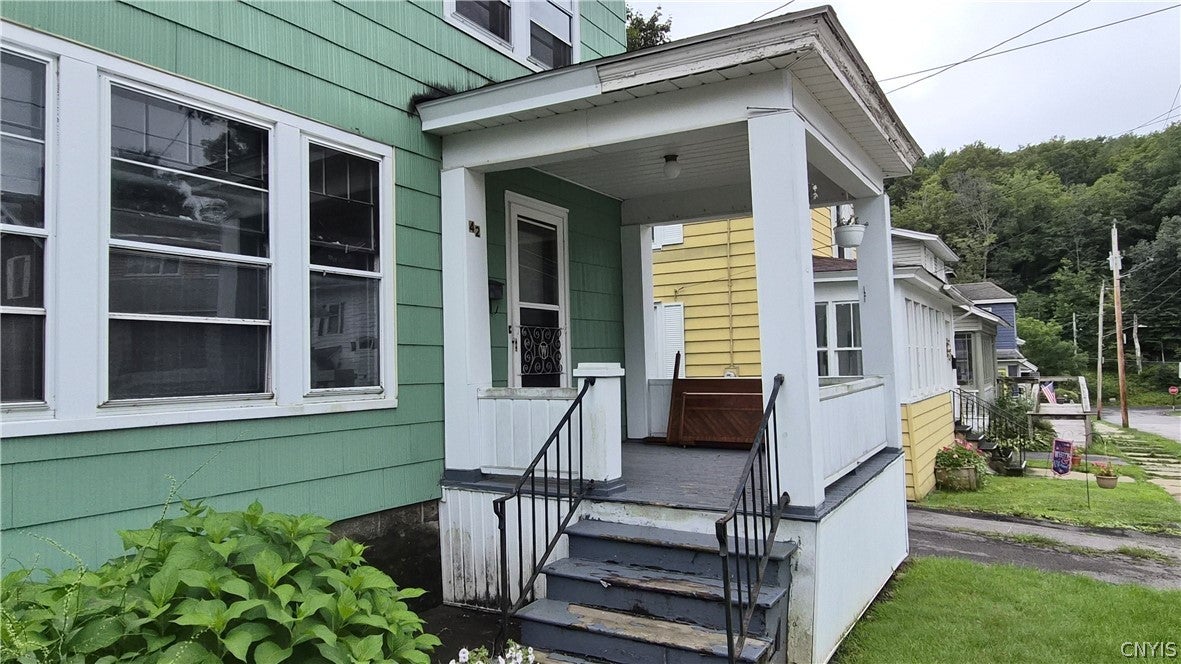 42 Woodside Avenue
