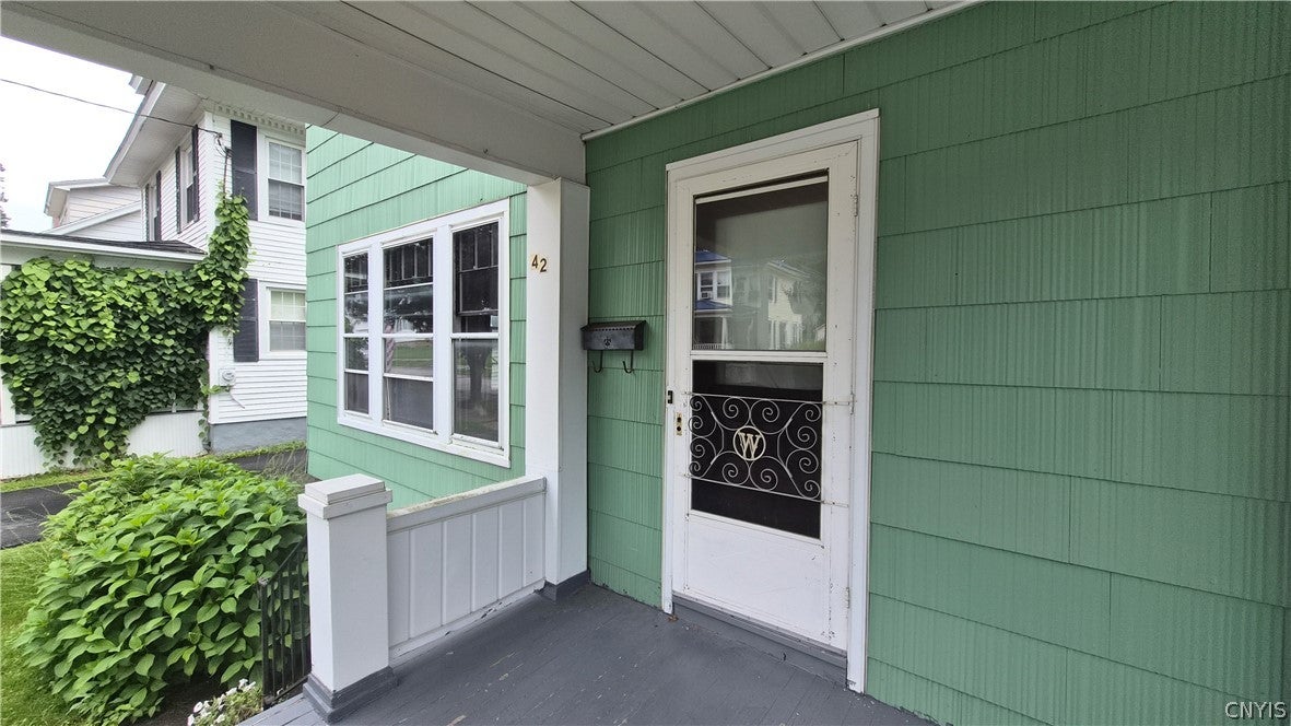 42 Woodside Avenue