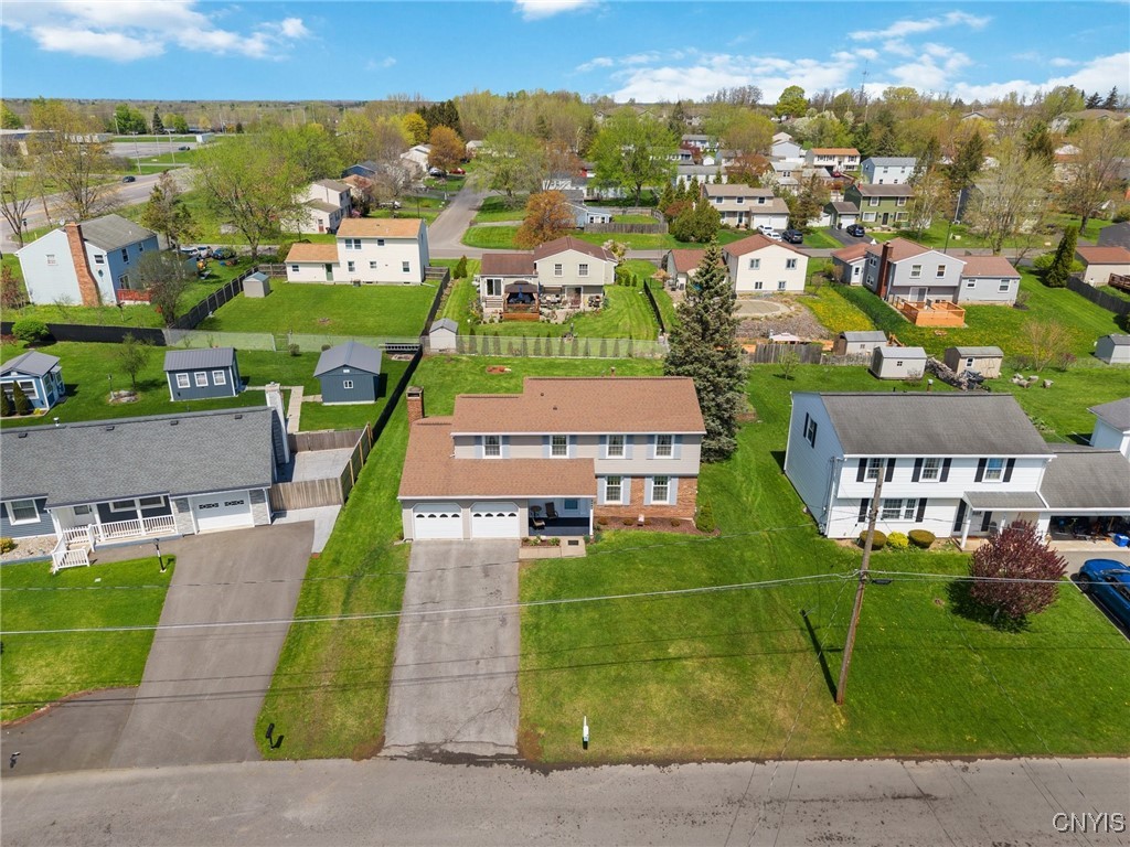 4765 Rosemary Lane, Clay, New York image 2