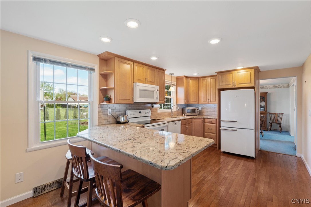 4765 Rosemary Lane, Clay, New York image 9
