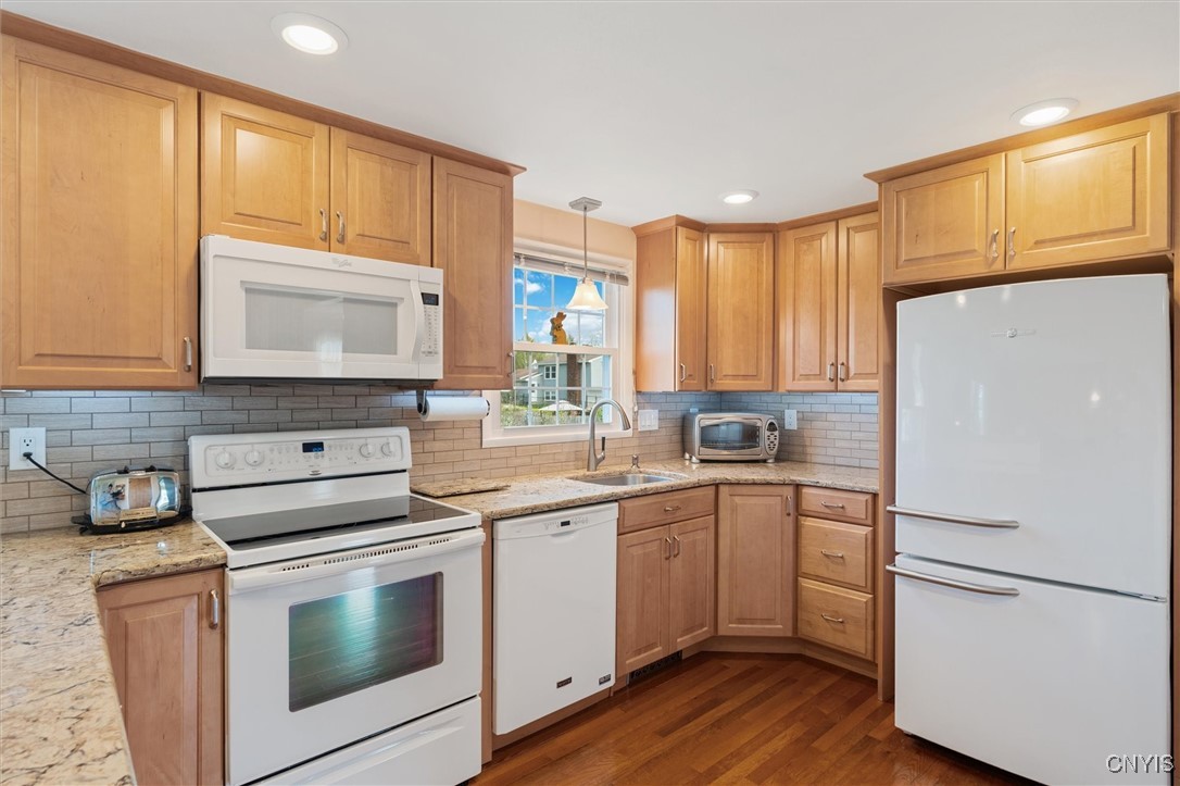 4765 Rosemary Lane, Clay, New York image 10