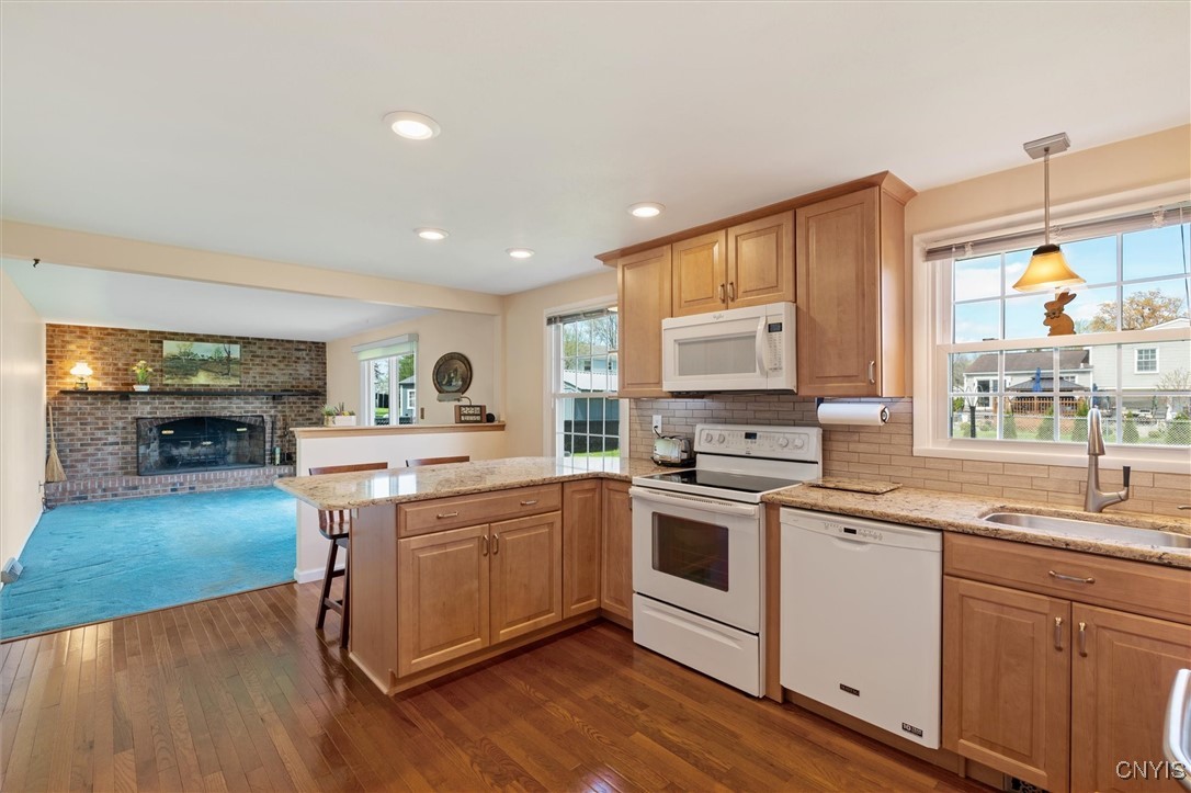 4765 Rosemary Lane, Clay, New York image 8