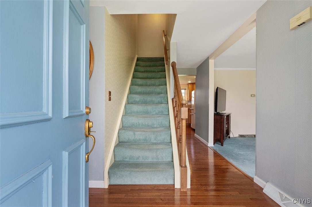 4765 Rosemary Lane, Clay, New York image 3