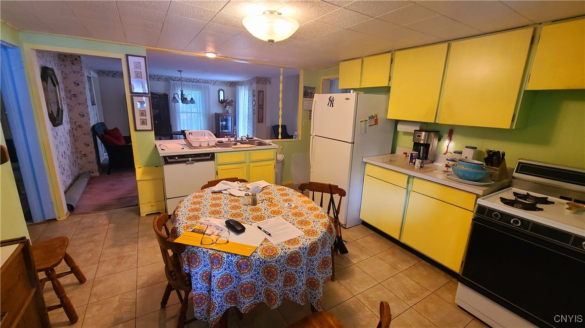 1648 Valley Drive, Syracuse, New York image 14