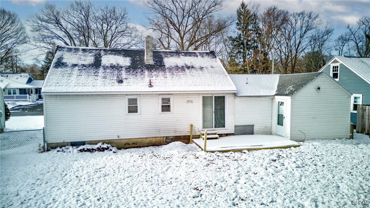 35 Pine Ridge Circle, Clay, New York image 3