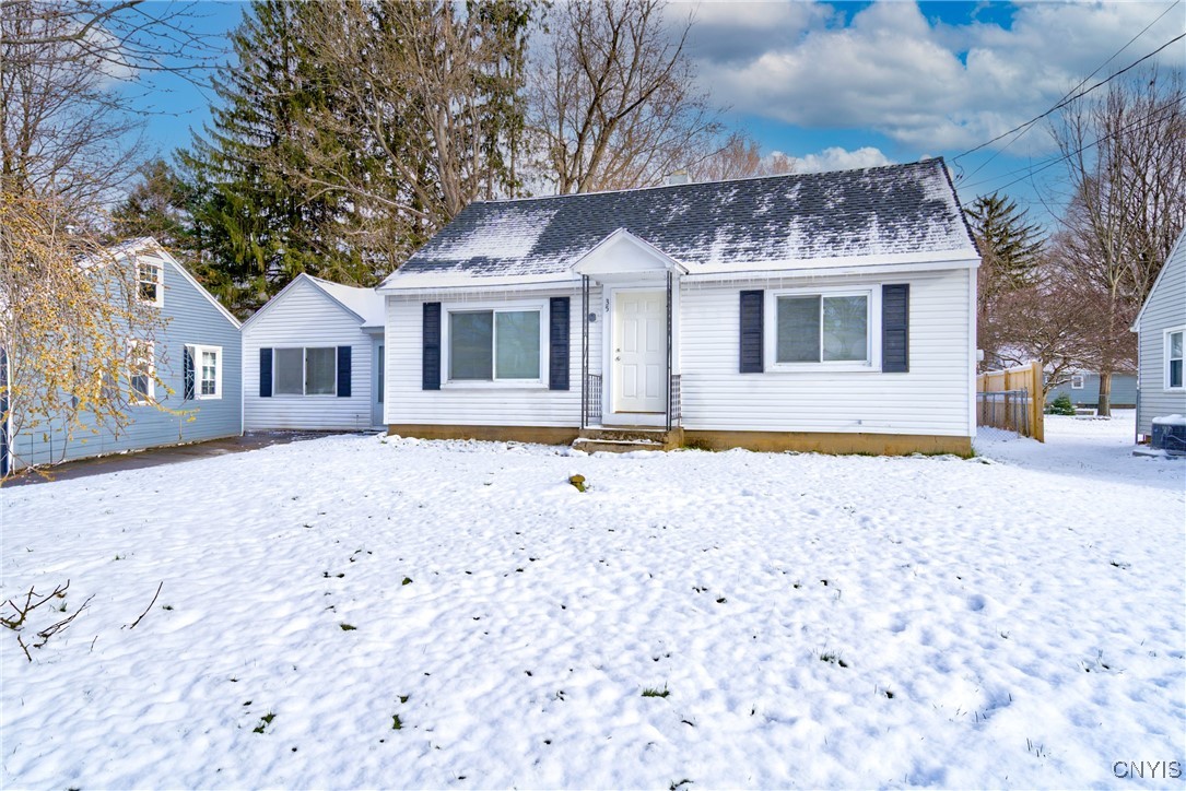 35 Pine Ridge Circle, Clay, New York image 4