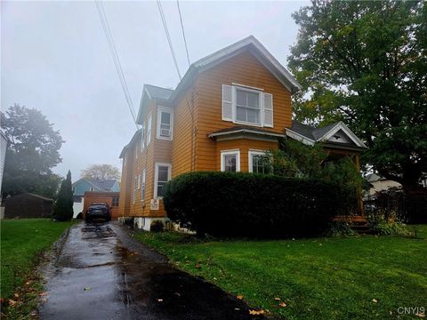 Photo of 98 Franklin Street #Lower, Auburn, NY 13021 (MLS # S1655277)