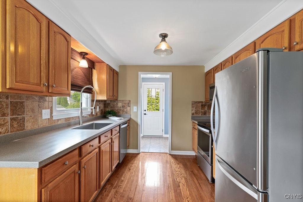 8263 Cottonwood Court, Clay, New York image 14