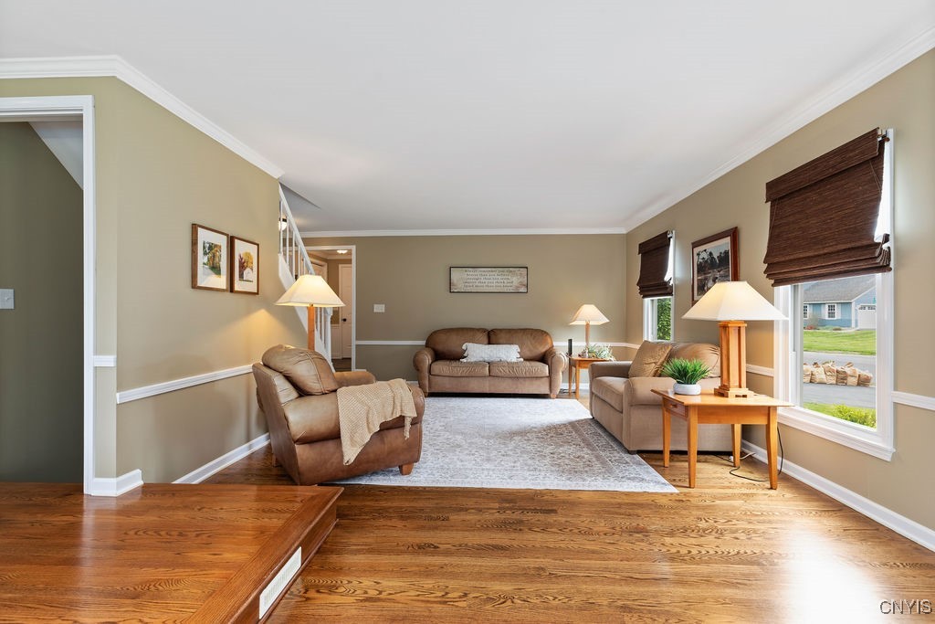8263 Cottonwood Court, Clay, New York image 9