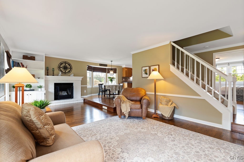 8263 Cottonwood Court, Clay, New York image 5