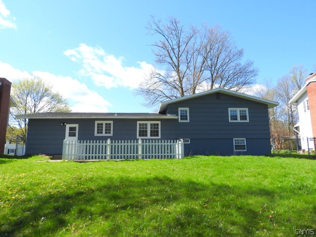 163 Forrest Way, Camillus, New York image 16