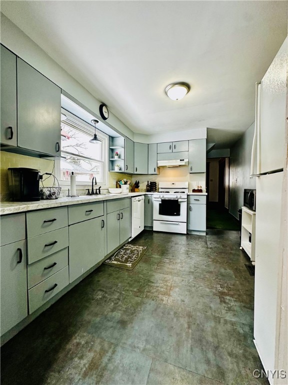 98 Clinton Avenue, Cortland, New York image 3