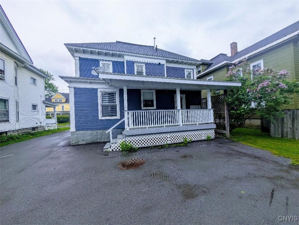 116 Flower Avenue E
