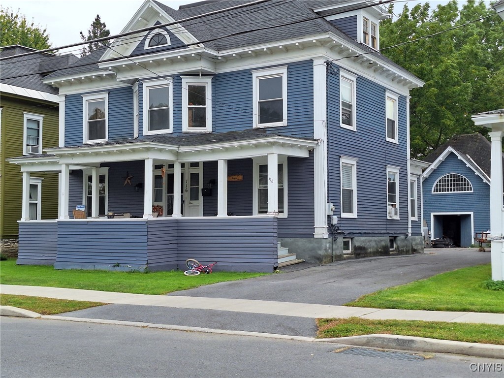 116 Flower Avenue E
