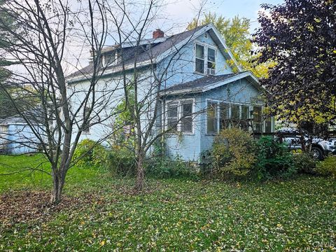 Photo of 334 Richfield Boulevard, Salina, NY 13211 (MLS # S1647180)
