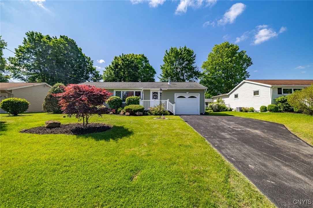 206 Baxton Street, Clay, New York image 1