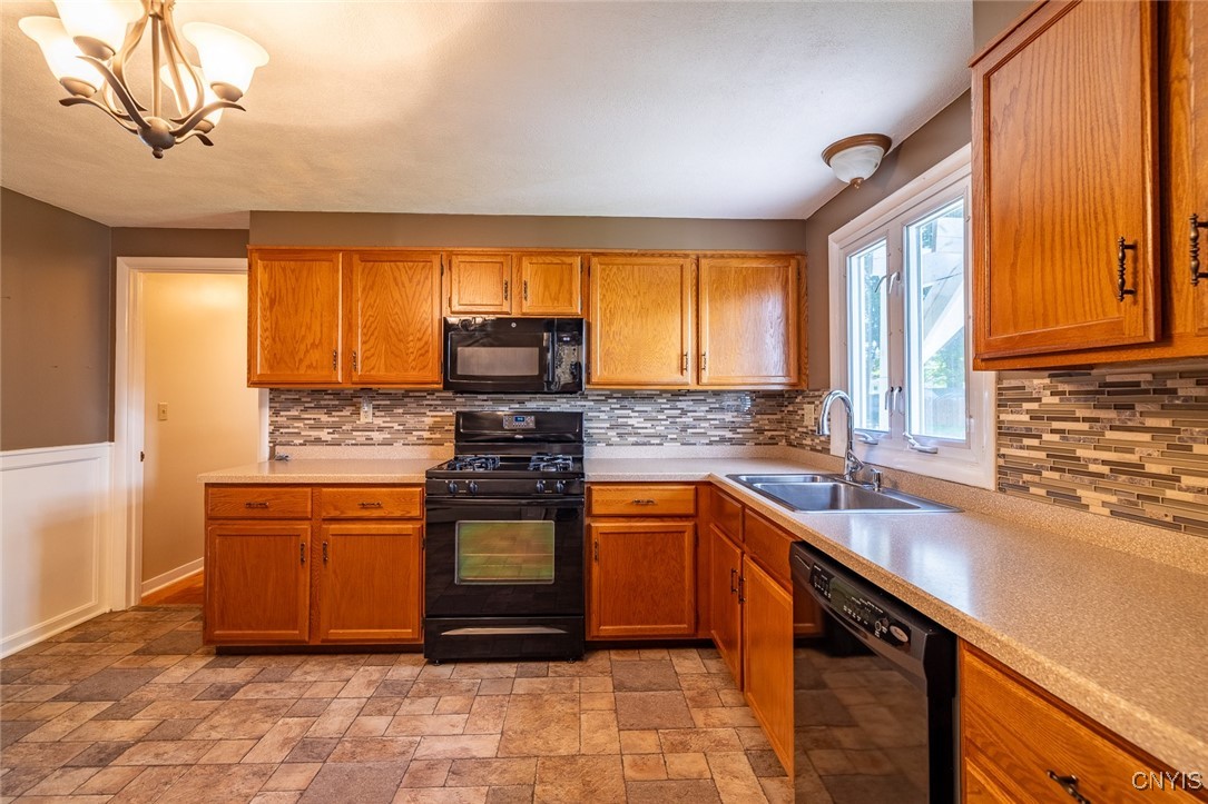 206 Baxton Street, Clay, New York image 10