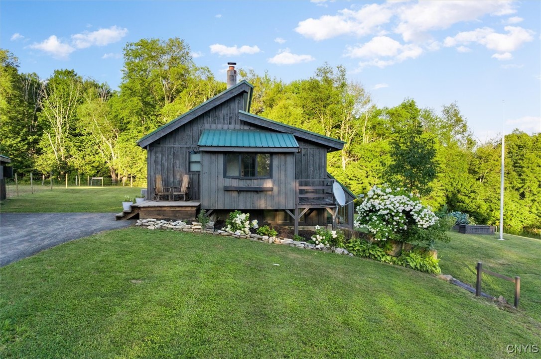 1528 Military Road