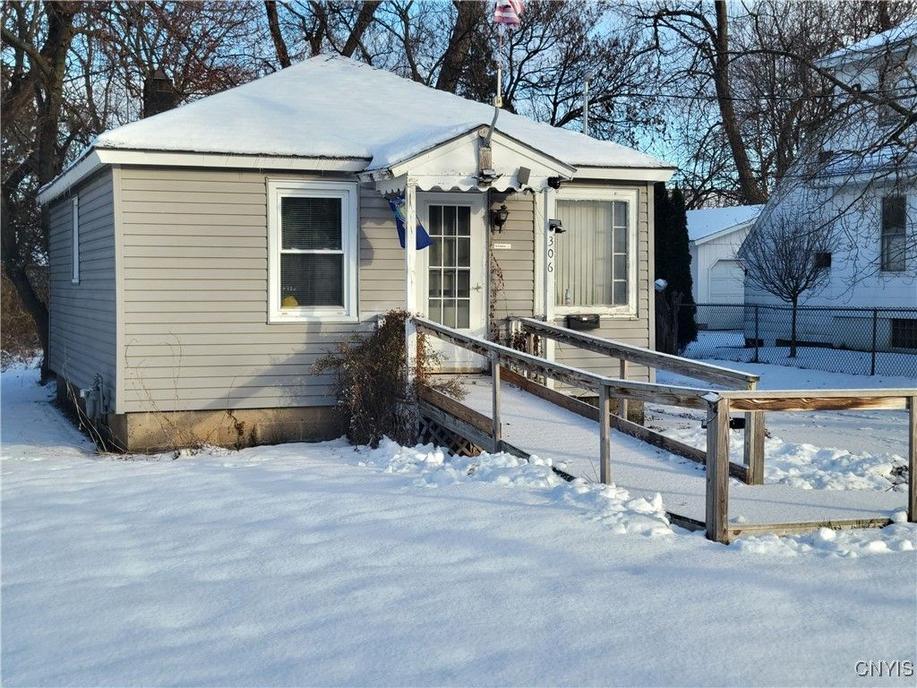 Photo of 306 Brookfield Road Rd, Salina, NY 13211 (MLS # S1653125)