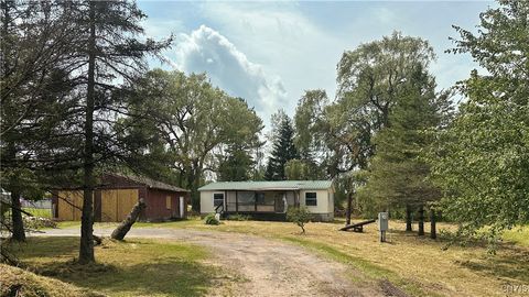 Homes For Sale - 5223 Moore Road<br/> Westmoreland, NY 13490