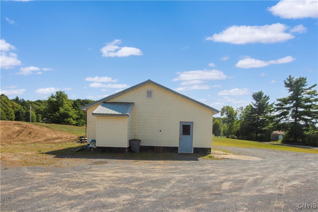 8 Vrooman Road