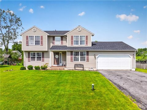 Homes For Sale - 8633 Snowshoe Trail Trl<br/> Cicero, NY 13039