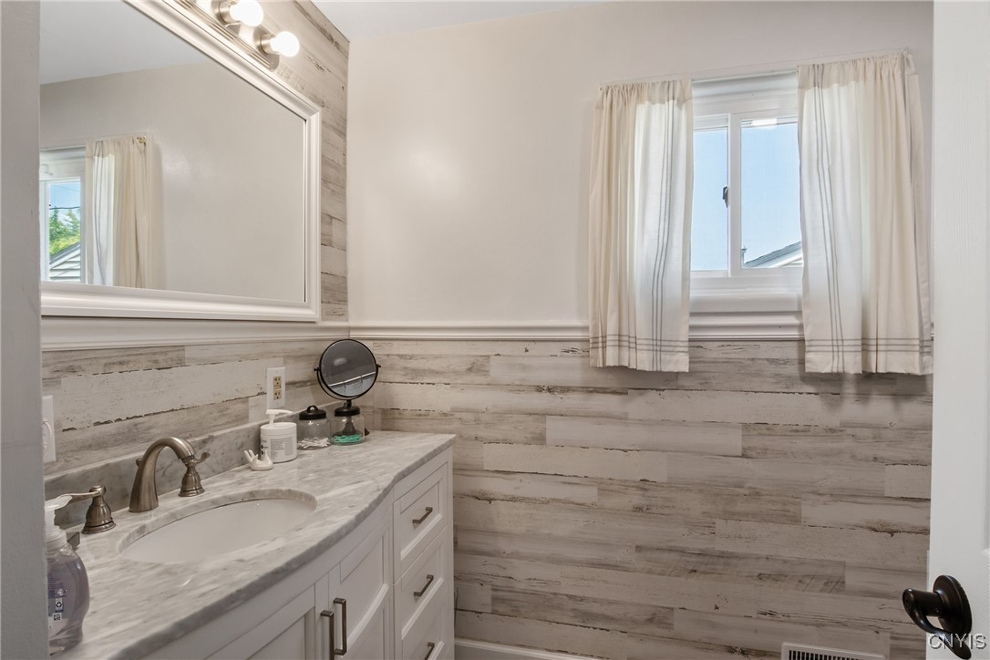 309 Helen Street, Syracuse, New York image 17