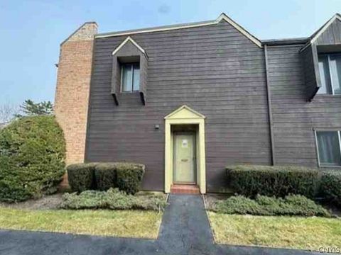 Homes For Sale - 109 Southgate Drive<br/> Oyster Bay, NY 11762